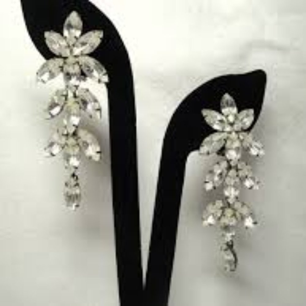 farrah fawcett crystal clip on earrings new condit